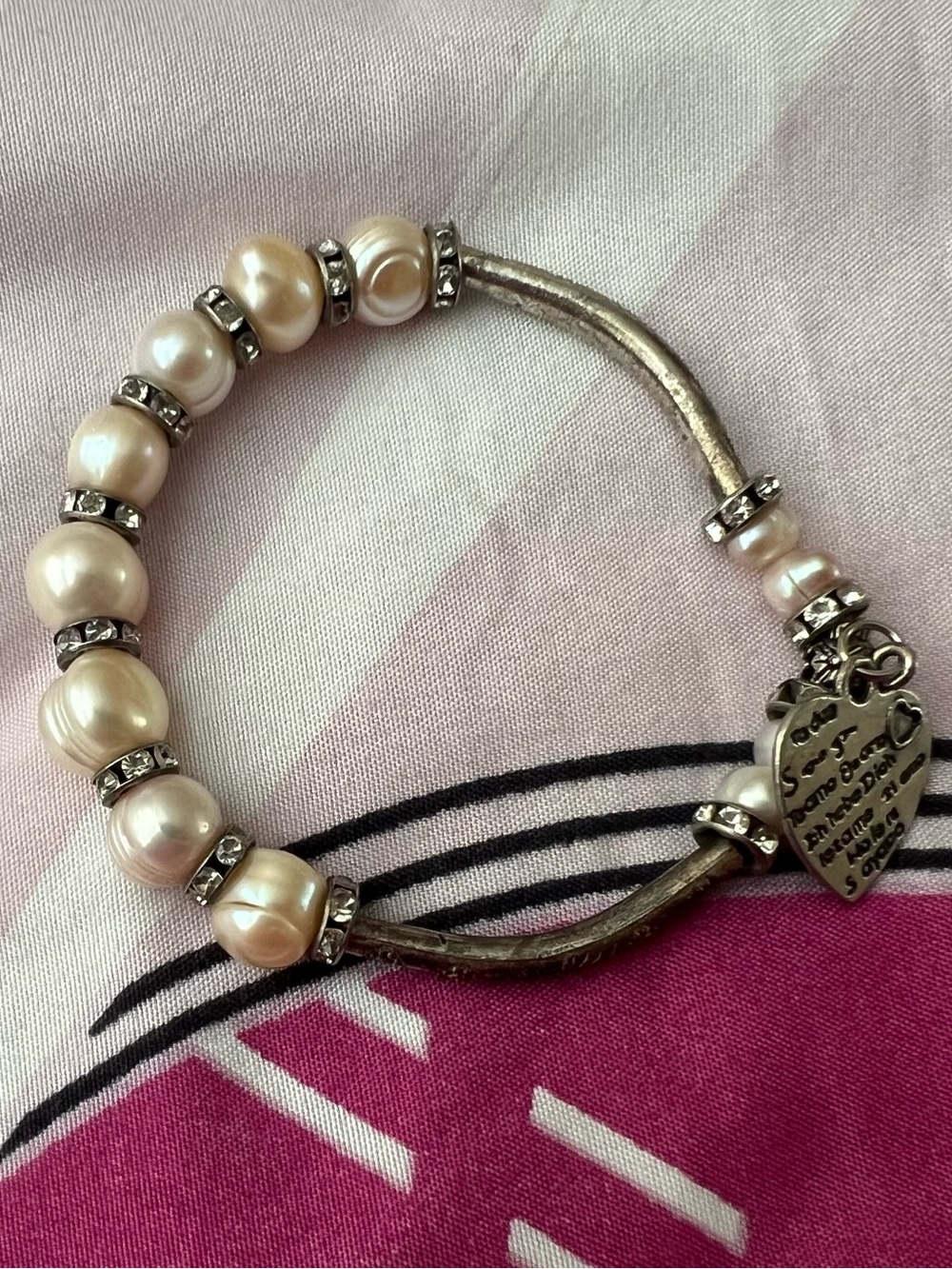 Elegant Pearl and Rhinestone Stretch Bracelet - Cream Pearls